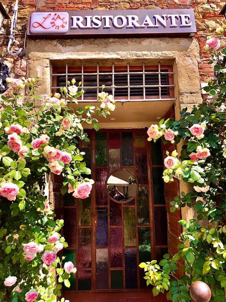 Hotel Logge Dei Mercanti Monte San Savino Exterior foto