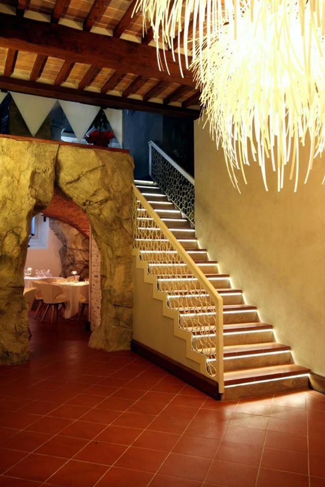 Hotel Logge Dei Mercanti Monte San Savino Exterior foto