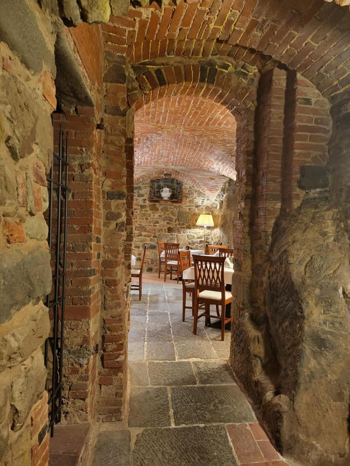 Hotel Logge Dei Mercanti Monte San Savino Exterior foto