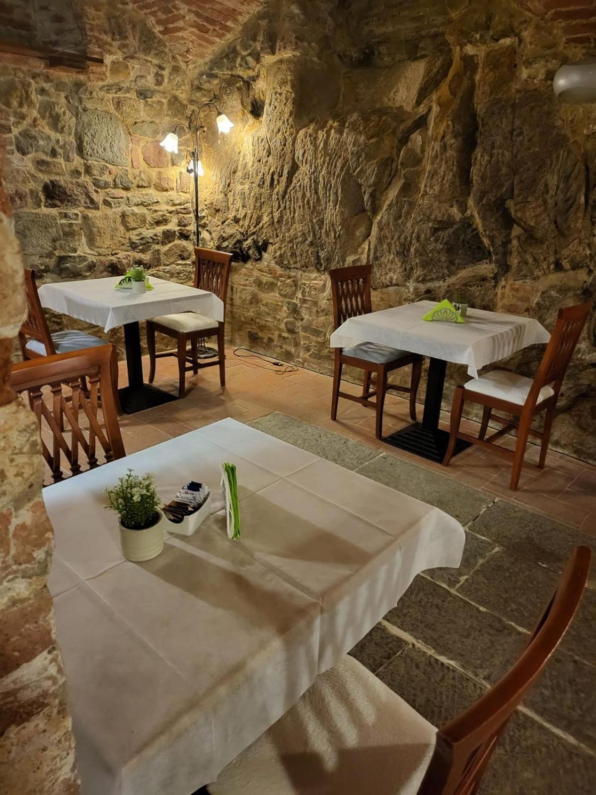Hotel Logge Dei Mercanti Monte San Savino Exterior foto