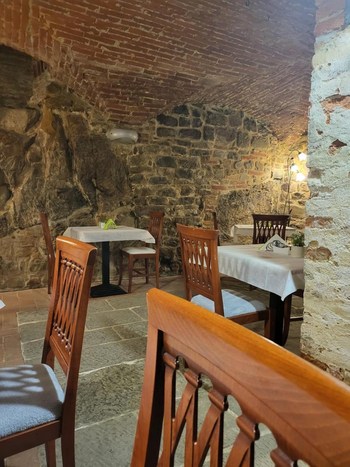 Hotel Logge Dei Mercanti Monte San Savino Exterior foto